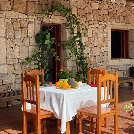 Semesterbostad Finca Olivo 1-bed House& Mountain Arico